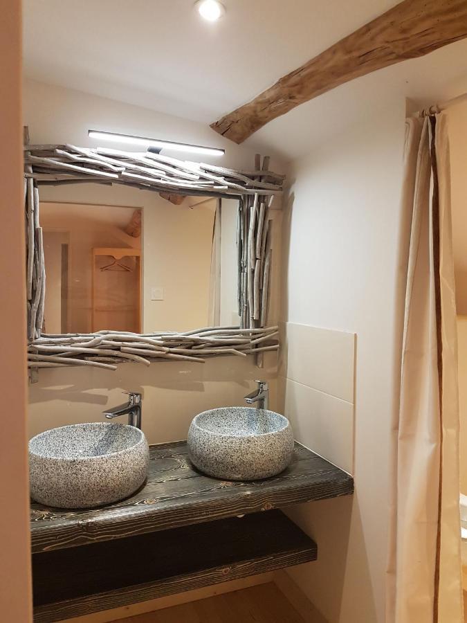 Bed and Breakfast La Cheneviere Saint-Remy-de-Chargnat Екстер'єр фото