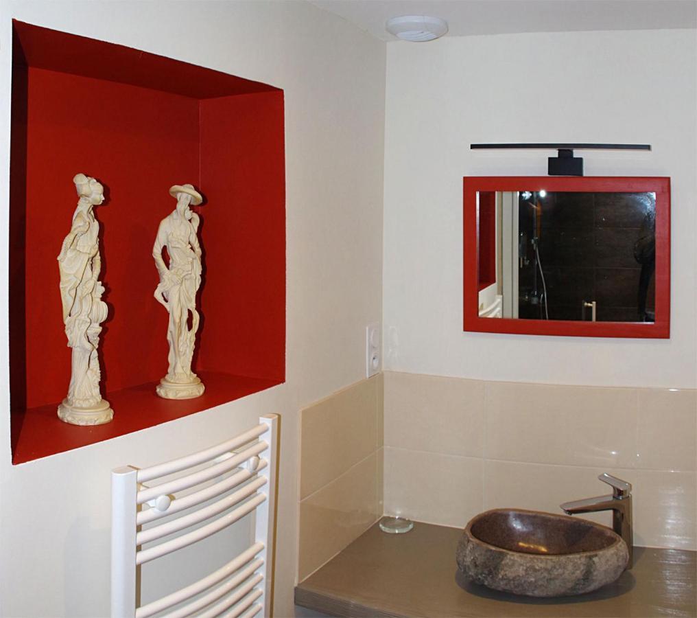 Bed and Breakfast La Cheneviere Saint-Remy-de-Chargnat Екстер'єр фото
